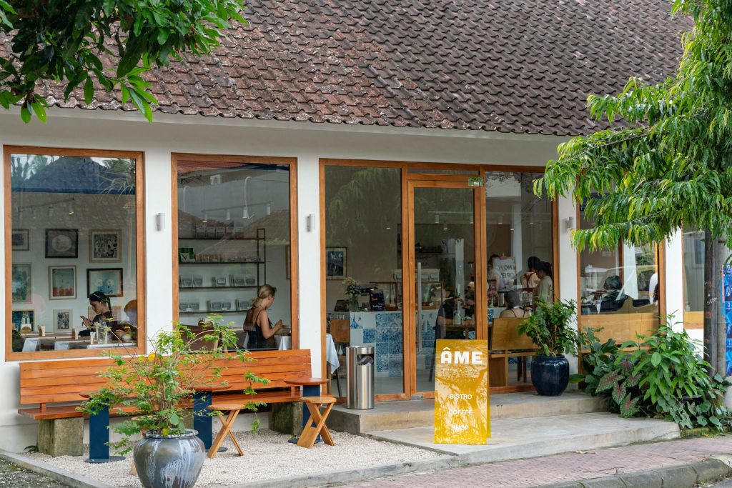 Ame Bistro & Coffee from the front
