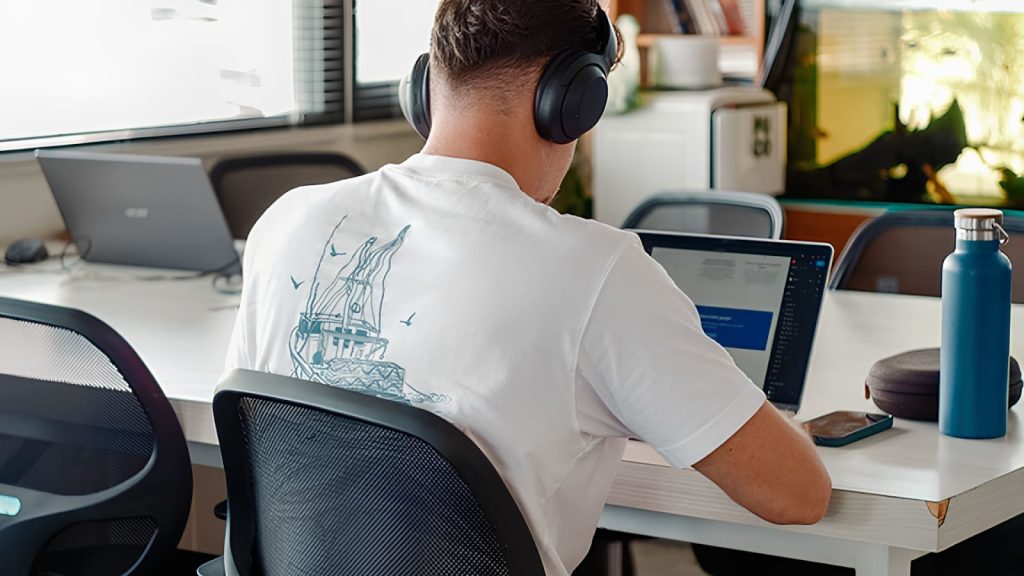 Cafe and Coworking Scene in Canggu