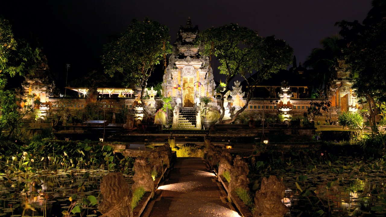 Pura Saraswati Ubud at Night