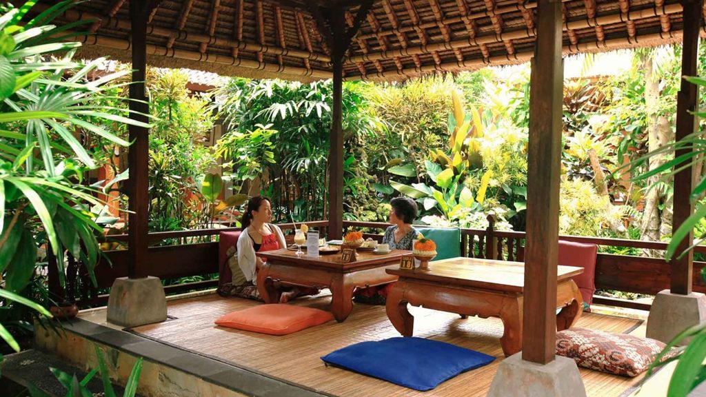 Cafe Wayan and Bakery garden dining area in Ubud