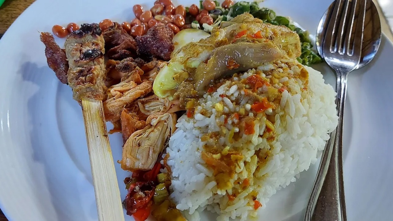 Best places to eat in Ubud with traditional Balinese food